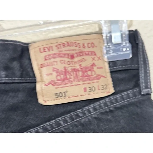 VTG Levis 501 Jeans Mens 30 32 Black Straight Leg Bat Wing Button Fly - Picture 4 of 7